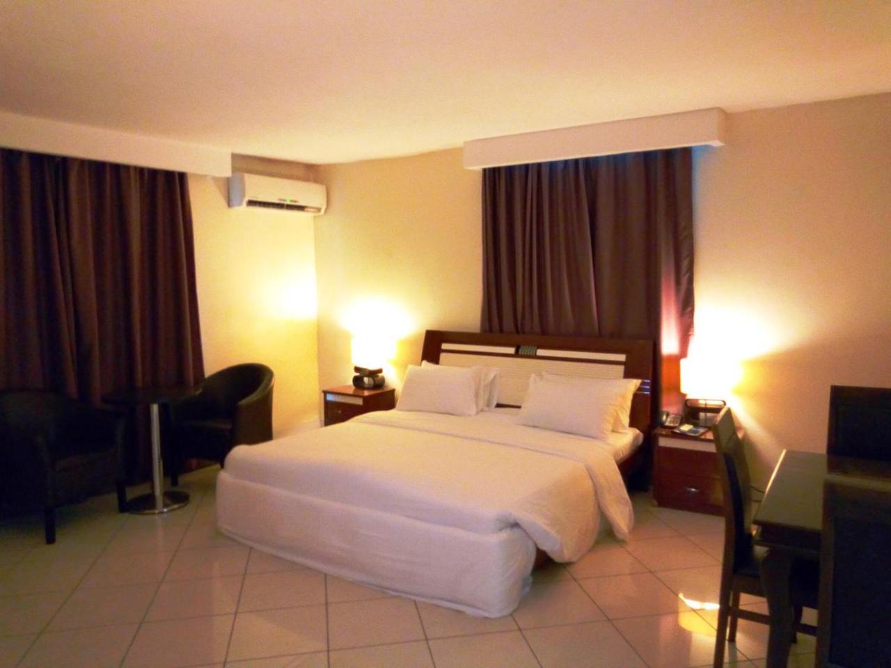 Golden Royale Hotel Энугу Экстерьер фото